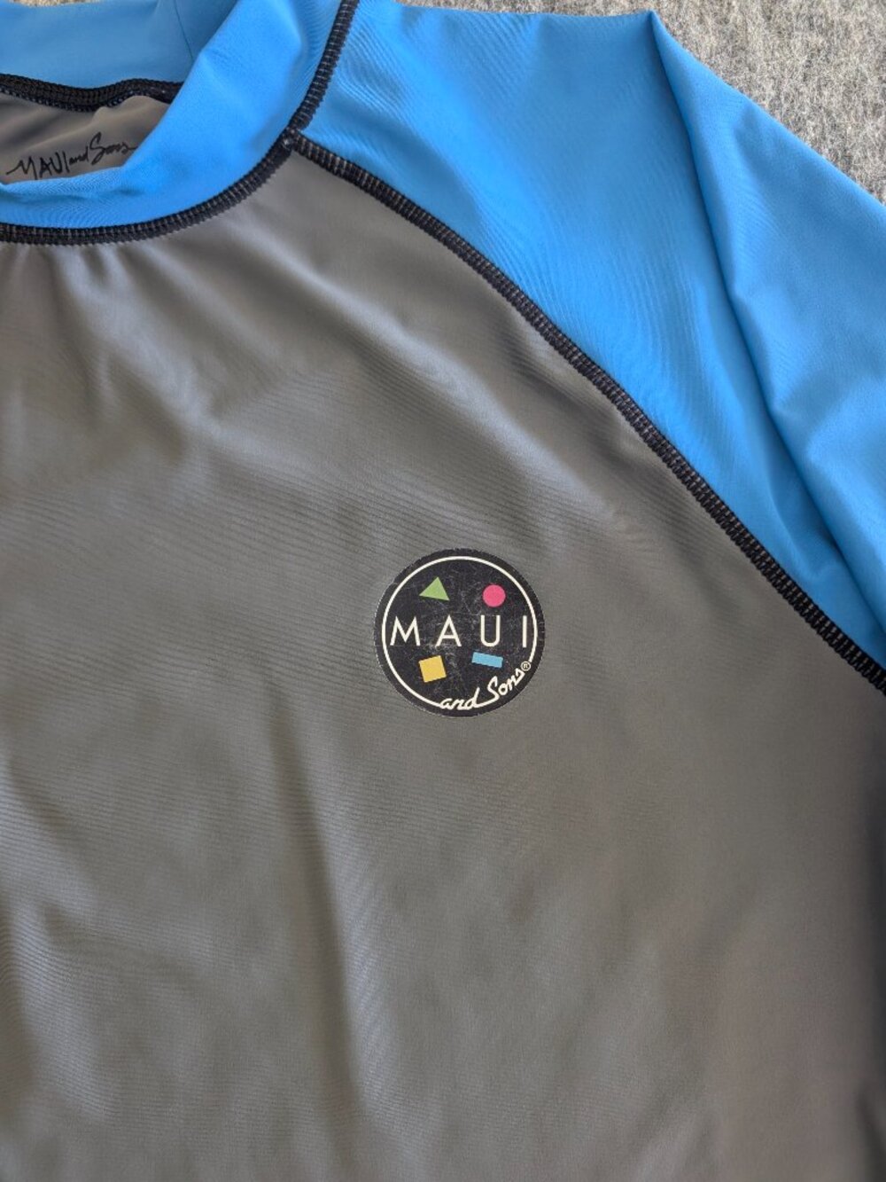 Maui and Sons Rash Guard SPF 50+ Protection Size M Swim Shirt